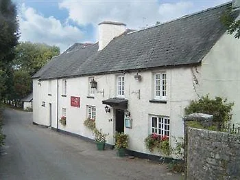 **** Inn Fox And Hounds Llancarfan Hotel Barry United Kingdom