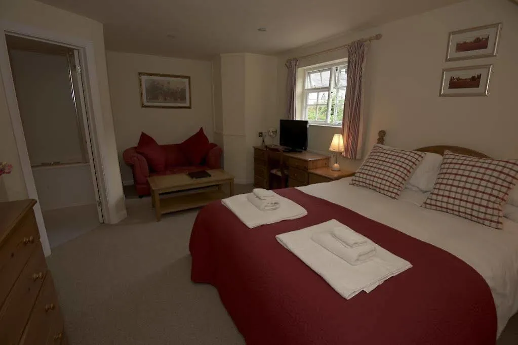 **** Inn Fox And Hounds Llancarfan Hotel Barry United Kingdom