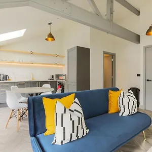 Apartment Goodstay By Urban Space, Barry